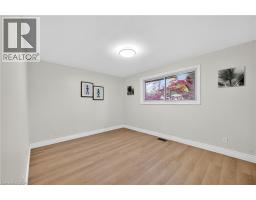 217 PINEGROVE Crescent - 18