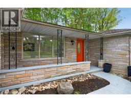 217 PINEGROVE Crescent - 4