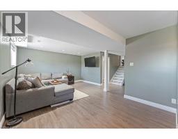 37 NORTHRIDGE Drive - 32