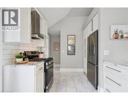 32 ALLAN Avenue - 16