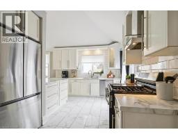 32 ALLAN Avenue - 17
