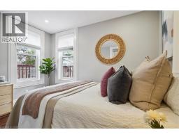 32 ALLAN Avenue - 22