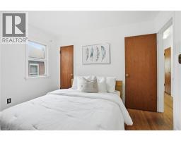 4 DUNCOMBE Drive - 13