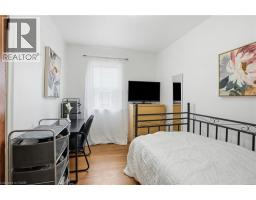 4 DUNCOMBE Drive - 16