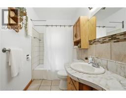 4 DUNCOMBE Drive - 20