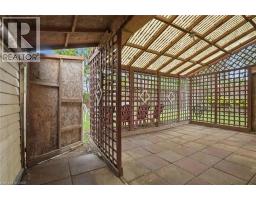 4 DUNCOMBE Drive - 31