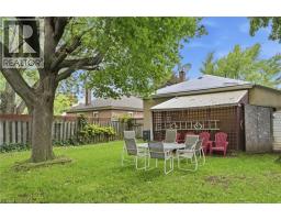 4 DUNCOMBE Drive - 36
