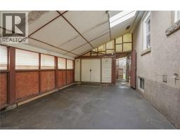 4 DUNCOMBE Drive - 37