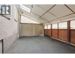 4 DUNCOMBE Drive - 38