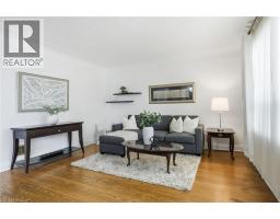 4 DUNCOMBE Drive - 6