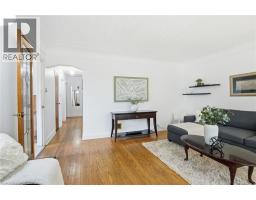 4 DUNCOMBE Drive - 7