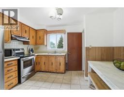 4 DUNCOMBE Drive - 8