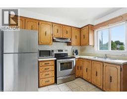 4 DUNCOMBE Drive - 9