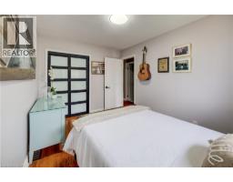 4 RONALD Road - 15