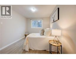 147 MOFFAT Drive - 18