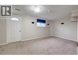 147 MOFFAT Drive - 24