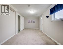 147 MOFFAT Drive - 26