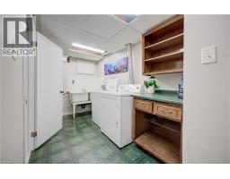 147 MOFFAT Drive - 27