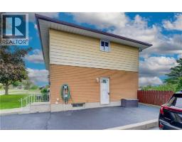 147 MOFFAT Drive - 4