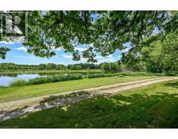 2 TOWNLINE Road E - 32