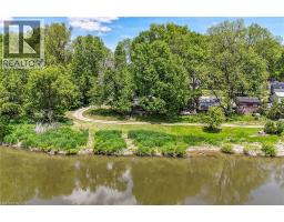 2 TOWNLINE Road E - 40
