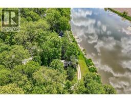 2 TOWNLINE Road E - 44
