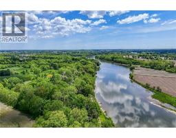 2 TOWNLINE Road E - 46