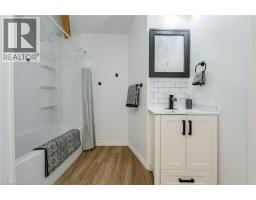241 TALBOT Street S - 16