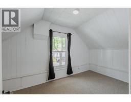 241 TALBOT Street S - 23