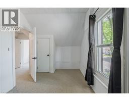 241 TALBOT Street S - 25