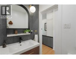 41 PARK Row N - 29