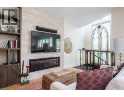 12 BOND Street S - 18
