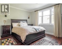 12 BOND Street S - 24