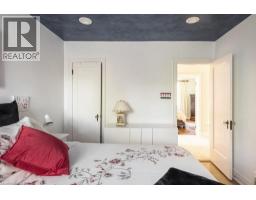 12 BOND Street S - 29
