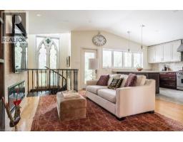 12 BOND Street S - 3