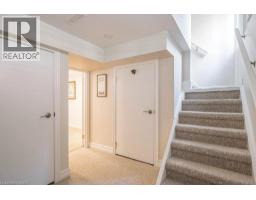 12 BOND Street S - 32