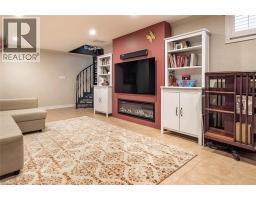 12 BOND Street S - 34