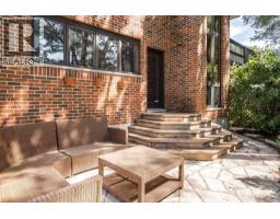 12 BOND Street S - 40