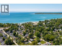 39 BEACHWALK Crescent - 41