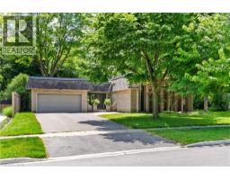 166 CASTLE Crescent - 1