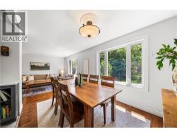 166 CASTLE Crescent - 11
