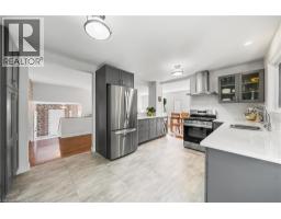 166 CASTLE Crescent - 12