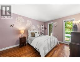 166 CASTLE Crescent - 17