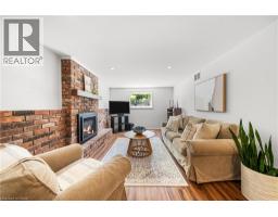 166 CASTLE Crescent - 23