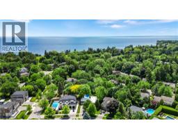 166 CASTLE Crescent - 40