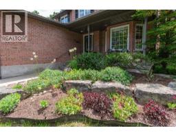 128 EBY Crescent - 8