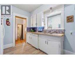 572 DOWNIE Street - 15