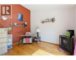 572 DOWNIE Street - 25