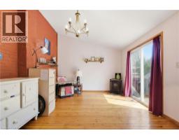 572 DOWNIE Street - 26