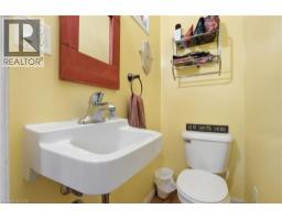 572 DOWNIE Street - 27